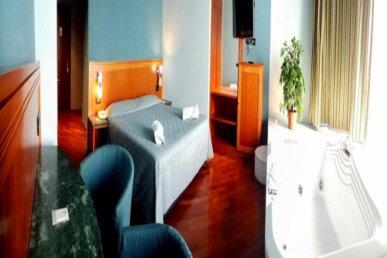 Hotel Michelangelo Palace & Spa Τέρνι Εξωτερικό φωτογραφία