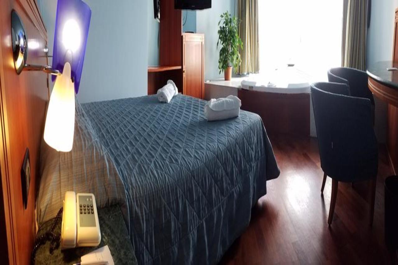Hotel Michelangelo Palace & Spa Τέρνι Εξωτερικό φωτογραφία