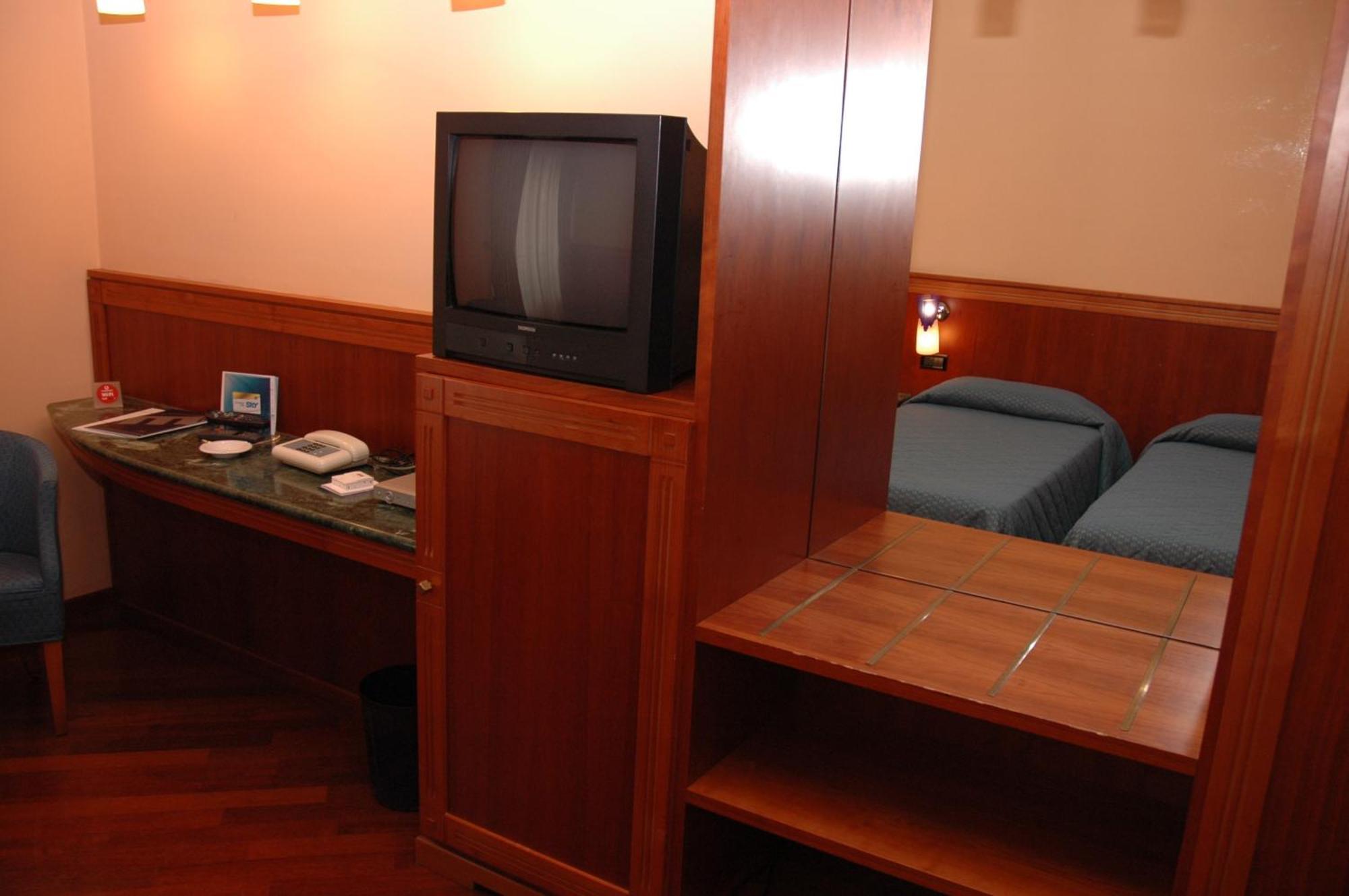 Hotel Michelangelo Palace & Spa Τέρνι Δωμάτιο φωτογραφία