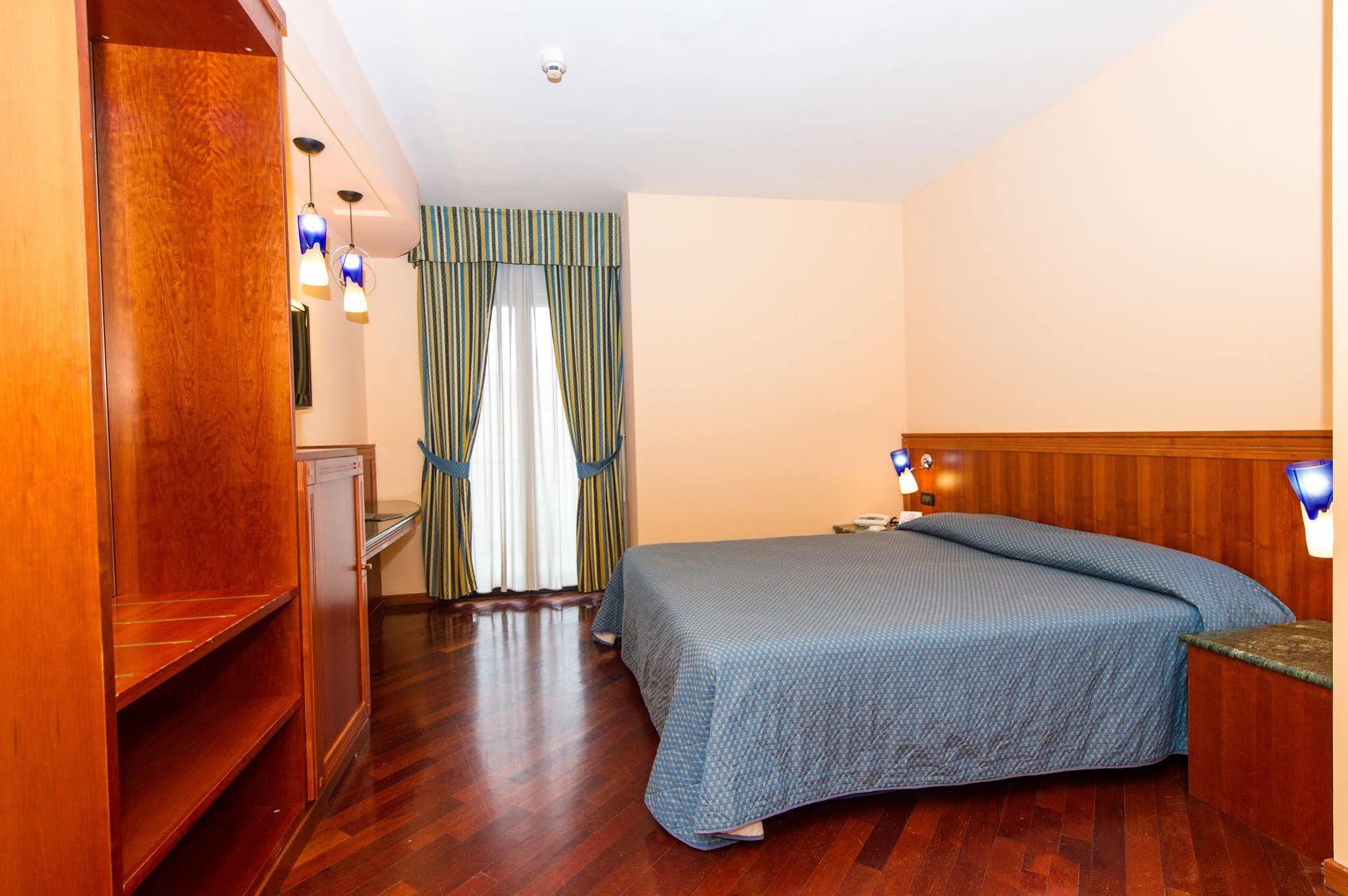 Hotel Michelangelo Palace & Spa Τέρνι Εξωτερικό φωτογραφία