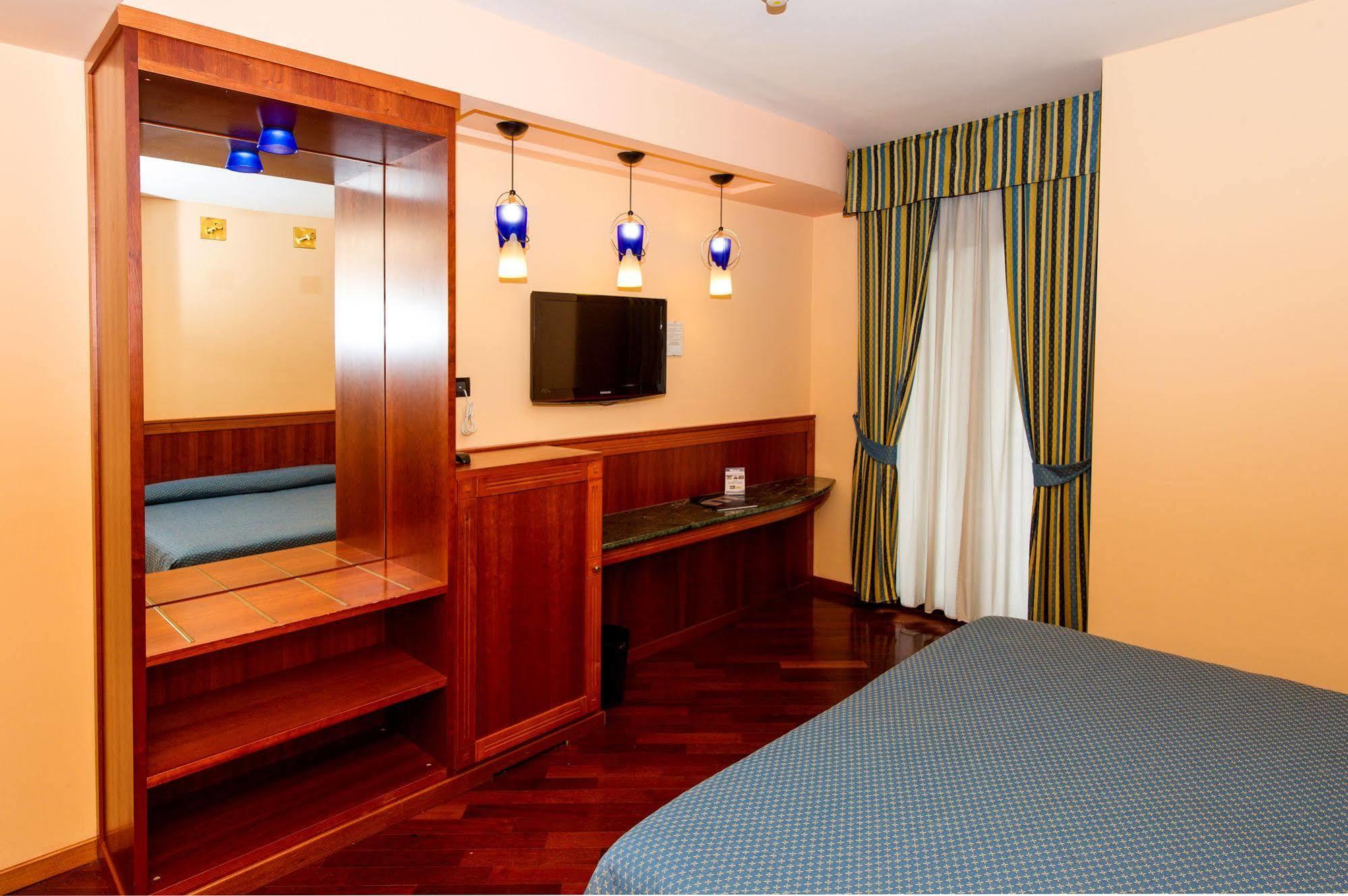 Hotel Michelangelo Palace & Spa Τέρνι Εξωτερικό φωτογραφία